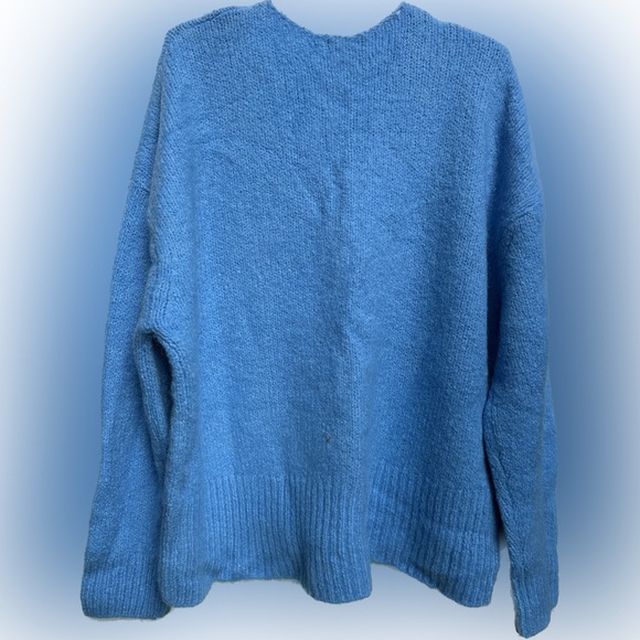 H&M Sweater - Picture 2 of 4